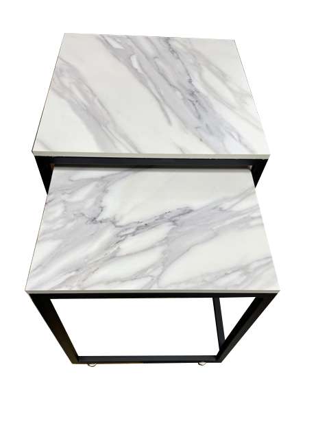 Mesa Auxiliar Símil Mármol Tablero Himalaya Cuadrada ancho 45 cm X 54 cm alto