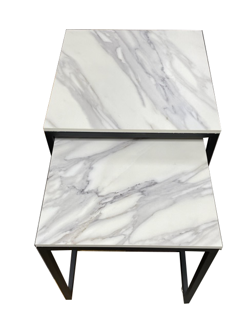 Mesa Auxiliar Símil Mármol Tablero Himalaya Cuadrada ancho 45 cm X 54 cm alto