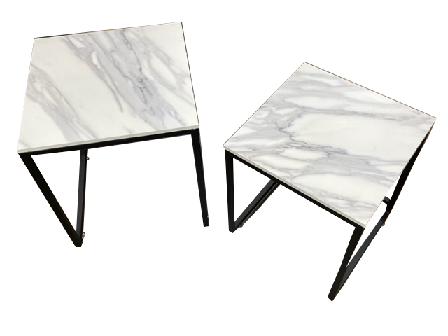 Mesa Auxiliar Símil Mármol Tablero Himalaya Cuadrada ancho 45 cm X 54 cm alto